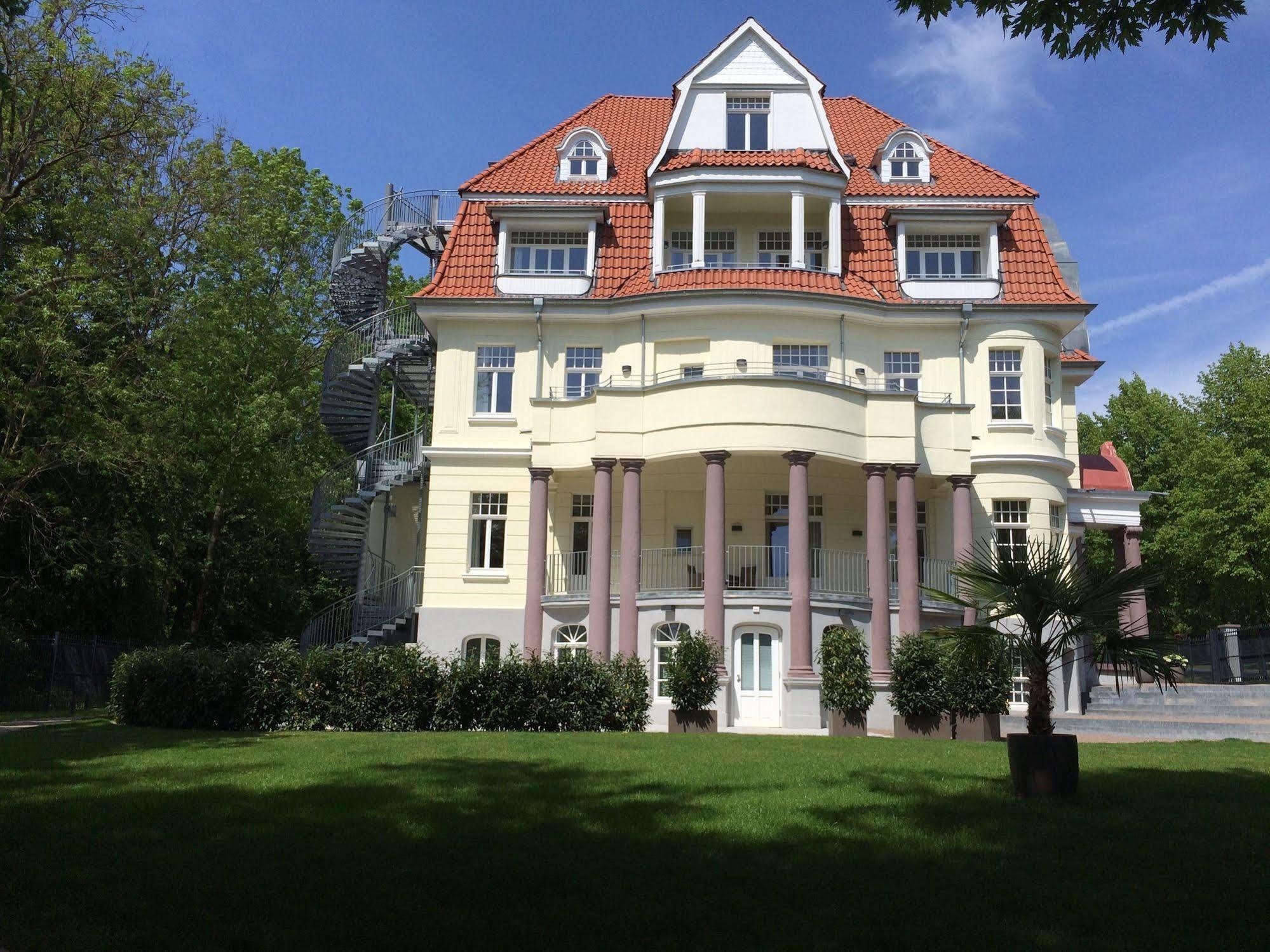 Appartements Am Kurpark Bad Pyrmont Exterior foto