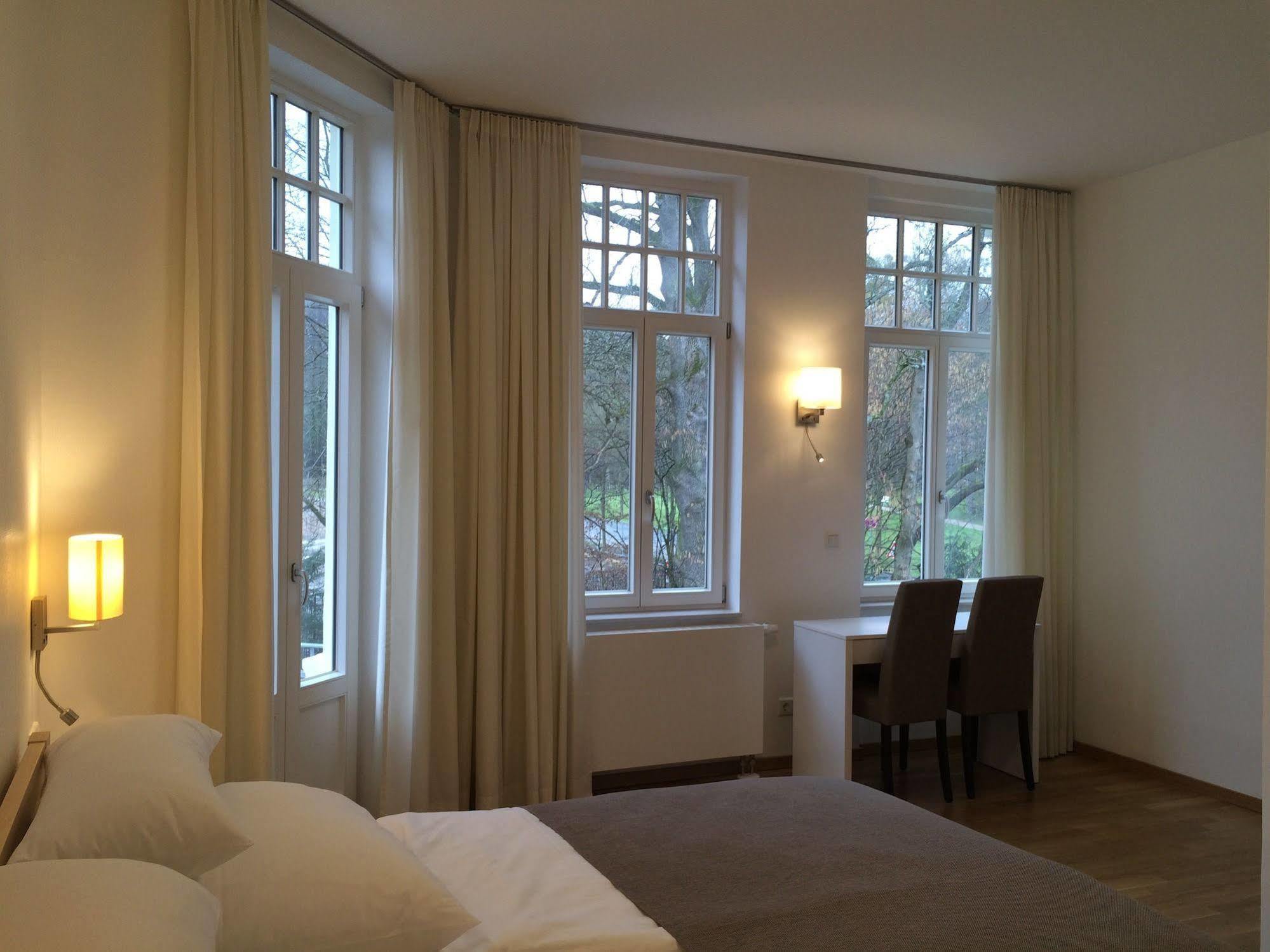 Appartements Am Kurpark Bad Pyrmont Exterior foto